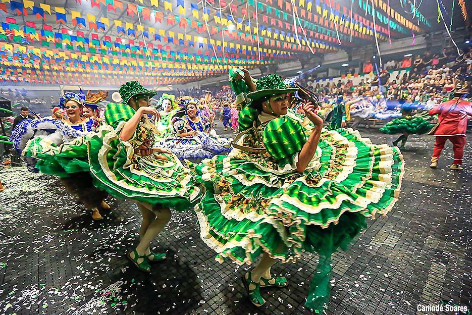 canindesoares's tweet photo. A maior cobertura fotográfica do XXXVI Festival de Quadrilhas Juninas de Natal.

Matéria com fotos em
https://t.co/epASIjmO0H https://t.co/EYYwzGOVAo
