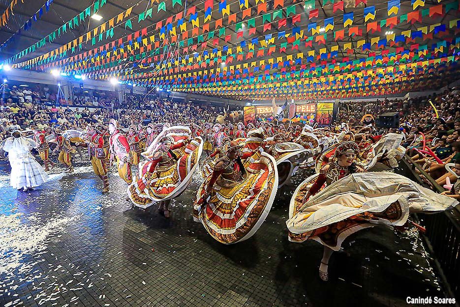 canindesoares's tweet photo. A maior cobertura fotográfica do XXXVI Festival de Quadrilhas Juninas de Natal.

Matéria com fotos em
https://t.co/epASIjmO0H https://t.co/EYYwzGOVAo