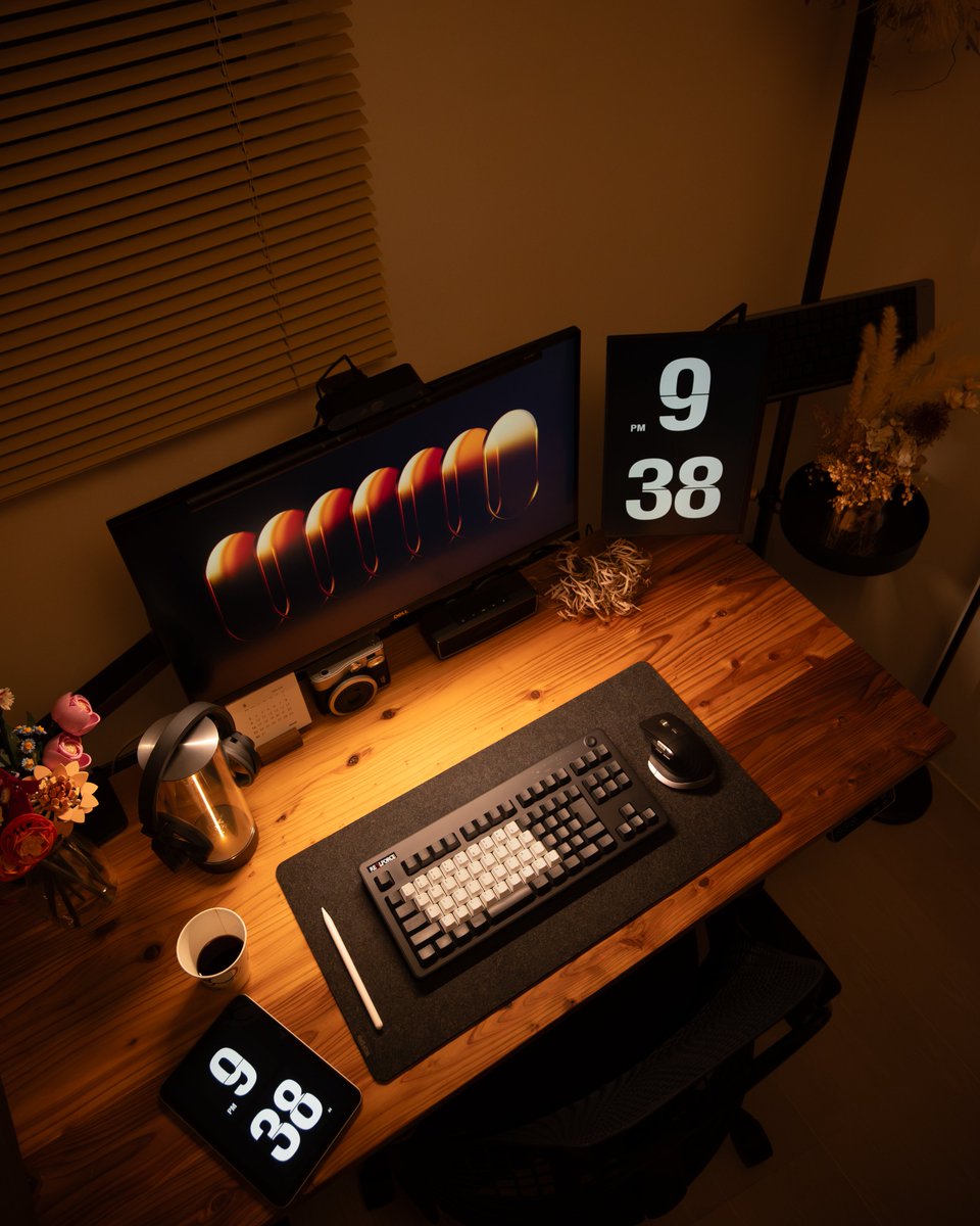 DemoOkan's tweet photo. テレワーク中のワークアウトにしゃがんだり昇ったりしました🪜

#desksetup https://t.co/fVhAggE8C2