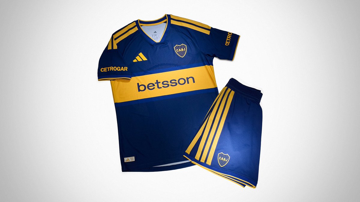 la12tuittera's tweet photo. 💙💛💙Con ustedes la NUEVA CAMISETA DEL CLUB ATLËTICO BOCA JUNIORS para el período 2026/2027.

💰Precios oficiales:
 
👕Versión jugador: $229.999 
👕Manga larga: $ 179.999 
👕Versión fan: $ 149.999
👕Mujer: $ 139.999
👕Niños: $ 109.999

❓¿Opiniones? https://t.co/WxFt5yv4DY