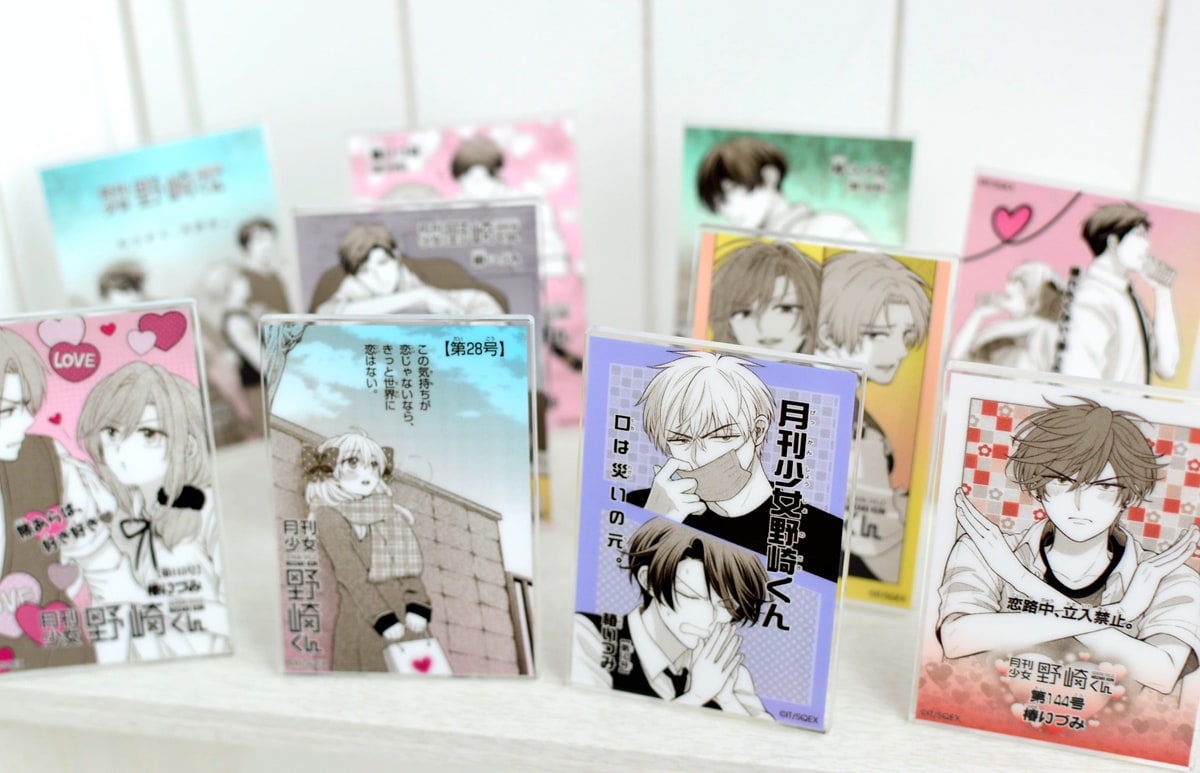 tubakiidumi's tweet photo. 実物写真が必要そうなグッズが結構あったので少しずつお知らせします

野崎くんアクリルバッジ
こちらなんと自立します！ https://t.co/HCdoP99zGF