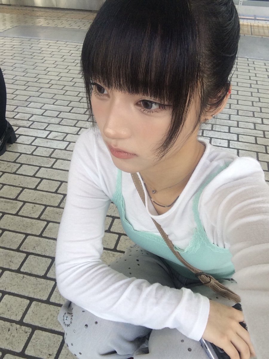 UNIS_offcl's tweet photo. あつ~~~~~~

#UNIS #유니스
#YUNHA #방윤하 https://t.co/sjdJ6ClyGT