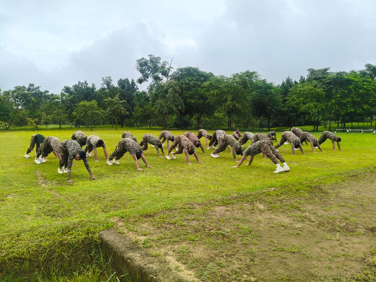 DigopsJiribam's tweet photo. "Jab duniya so rahi hoti, tab champions apni training kar rhe hote hain"
# QAT Commandos https://t.co/JUvAfnnerm