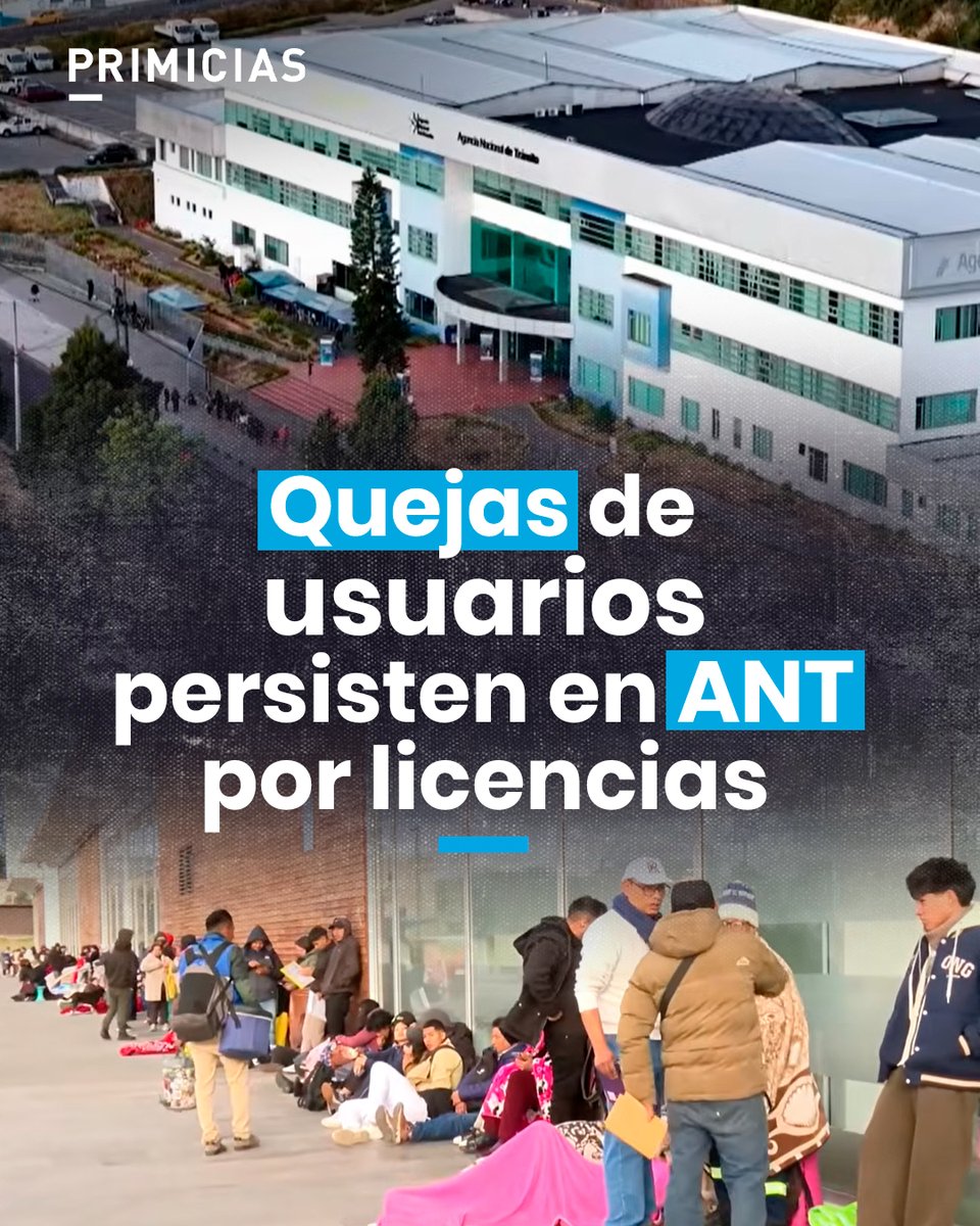 Primicias's tweet photo. El plan piloto de la ANT para la entrega de licencias de conducir no ha frenado las largas filas en Quito. Ciudadanos aseguran que llegan desde el mediodía o la noche anterior para intentar completar el trámite. https://t.co/a6wvFnLZJM https://t.co/RXGkqJDsoB