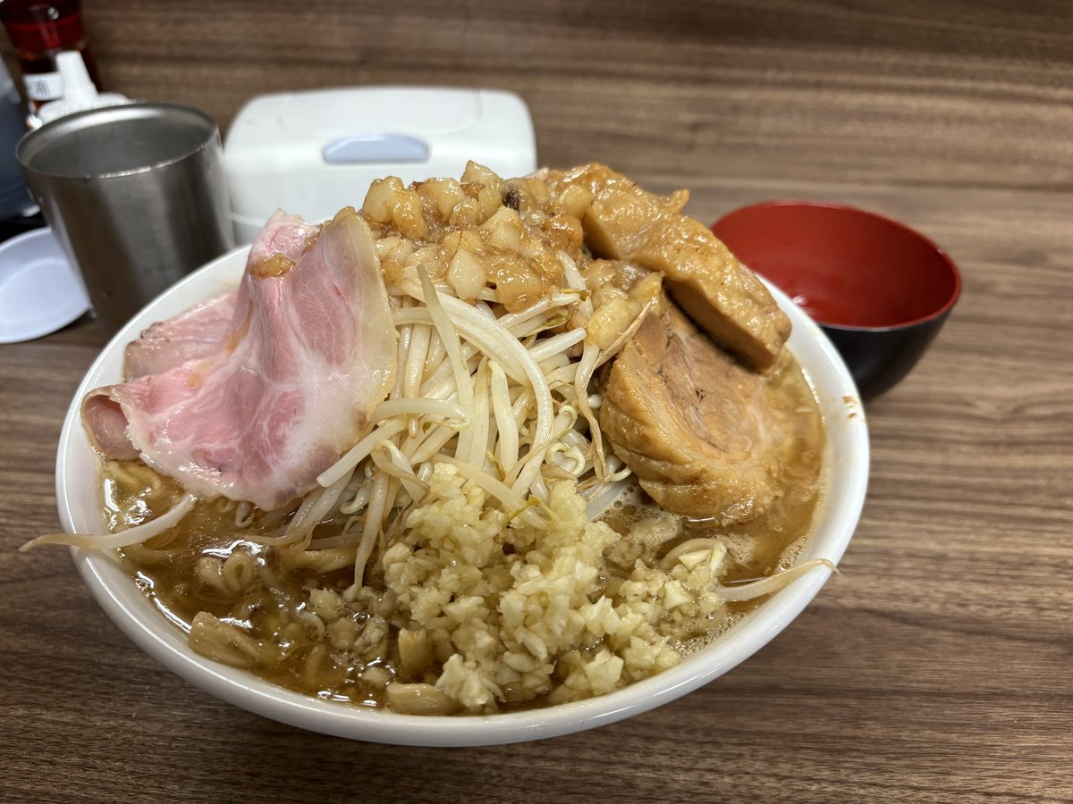 cihimo0605's tweet photo. 誕生日でした。
仕事して、嫁とラーメン食べに行って、ケーキ食べて。
充実した1日でござりました。 https://t.co/5LpWoULJfa