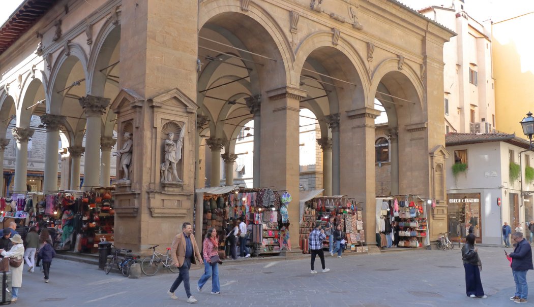Bpifrance's tweet photo. 🇮🇹 Et si le cœur de la mode italienne battait en Toscane plutôt qu'à Milan ?

Jacky Z. Chang (Paris Fashion Shops) nous emmène à la découverte de ce territoire de savoir-faire et d'innovation. 

En savoir plus sur #Bigmédia : https://t.co/eB2TAogGV9 https://t.co/EXBvnD15iw