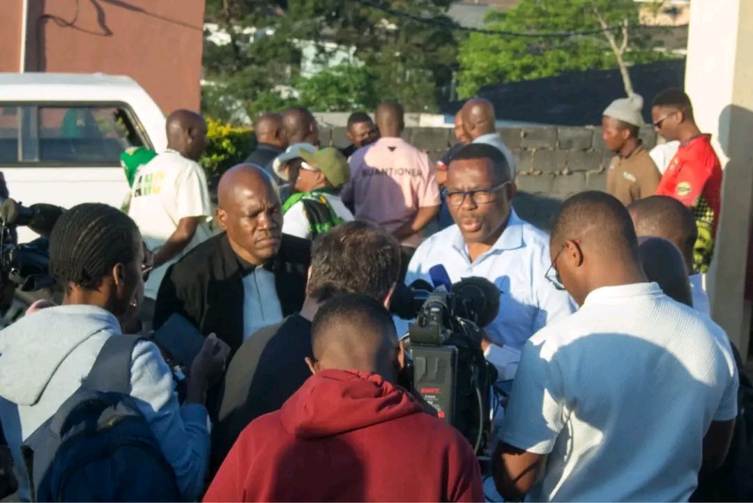 BoloNewsZa's tweet photo. ETHEKWINI MUNICIPALITY PROMISES TO SUPPORT FAMILY AFTER FATAL WATER TANKER INCIDENT
Published: 4 August 2026 | 2pm SAST
Report by Khomotso Chauke
Full story:
https://t.co/kFOOnrECiT
Photo Credit: EThekwini Municipality
#BolonewsZa
#Durban
#Ward96
eThekwiniMunicipality
# https://t.co/tkrrWzV4il
