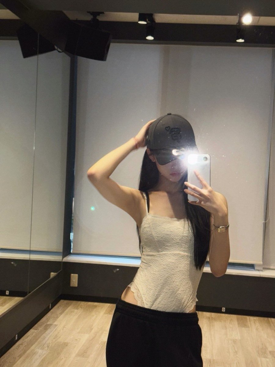 okarima_GU's tweet photo. 帽子スタイルも好きだな❤️
#NiziU #RIMA https://t.co/k5oRRNLore