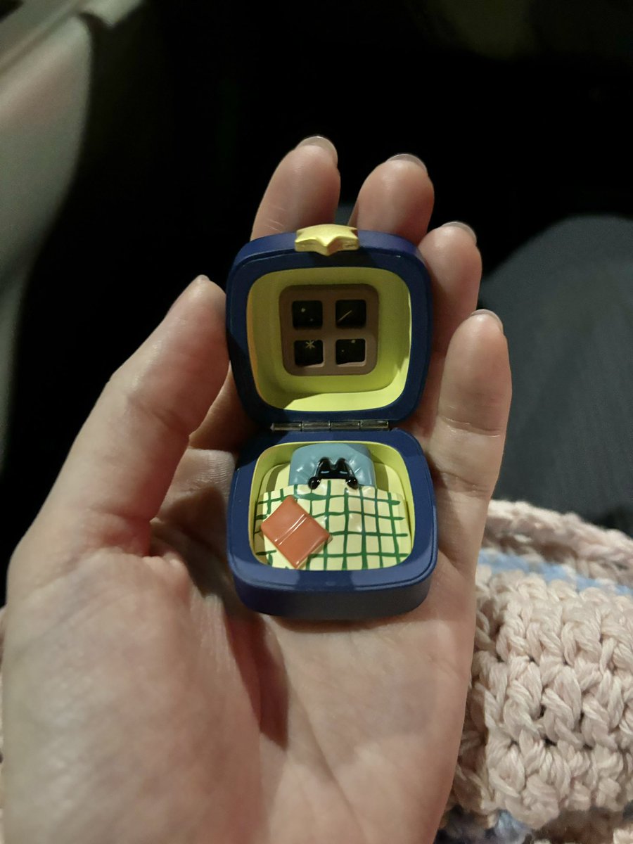 athena__74's tweet photo. あとこれ！ほしかったガチャガチャにやっと出会えた、THUMB CATというらしい
想像以上によすぎて昨夜はずっと興奮していた
こんなのって、夢のようではないですか？ https://t.co/vCfoCi8B7z
