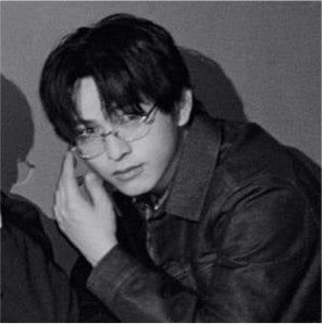 jinto_mochi's tweet photo. 【リムレスを着用した吉田仁人】⬅️この時点でもう激ヤバなのにモノクロにしたことで彫りの深さと顔面造形美が際立ってて😭😭😭😭😭レンズの縦横比が個人的超黄金比なのも神😭✨️✨️✨️ https://t.co/RIx0aIfpfA