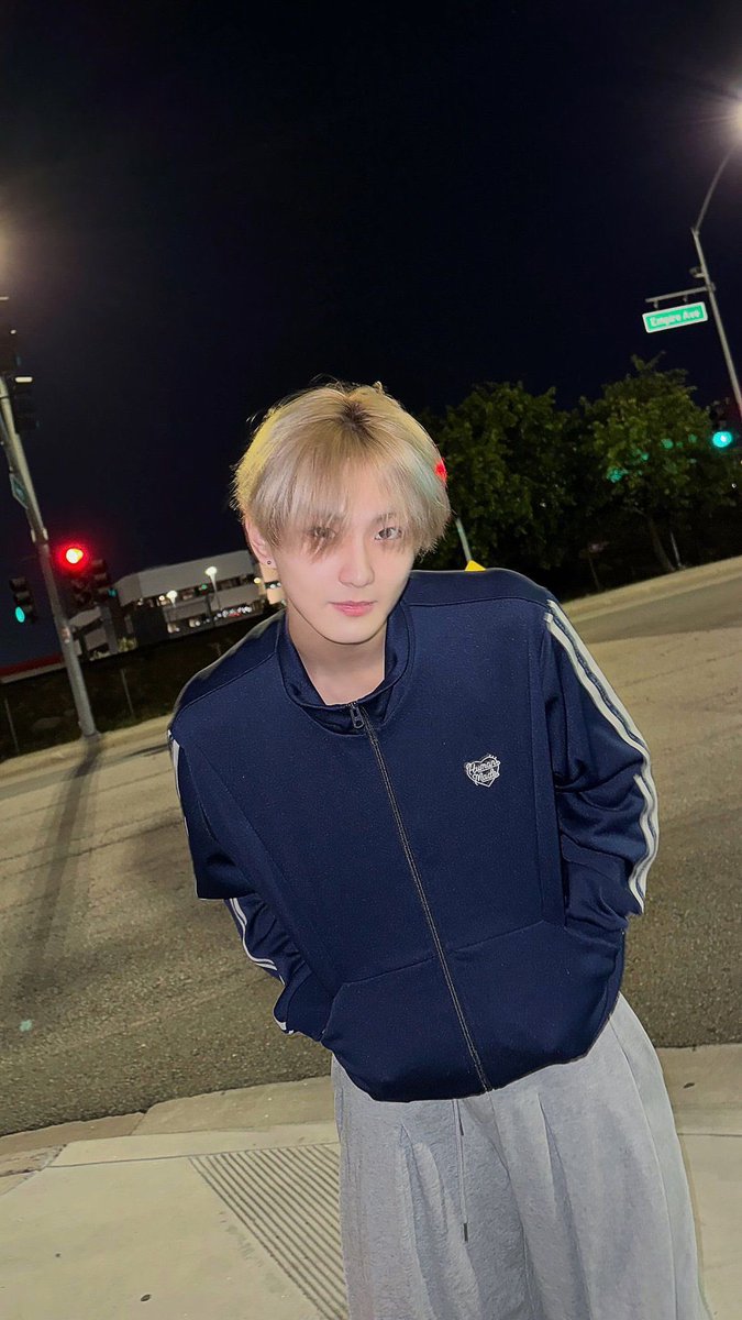 woniieee4's tweet photo. 양정언이 디엠 펑 기능을 알게된 후:

한 번 보기                       채팅보관 https://t.co/XVpVv7b7k5