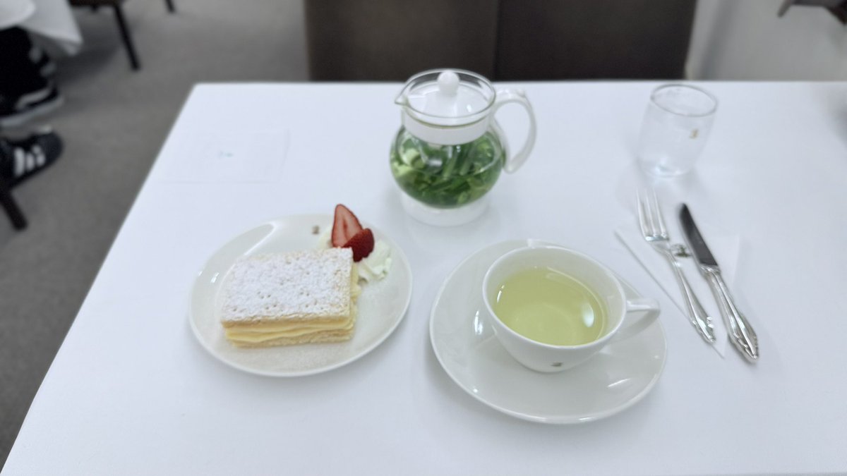 pipipidesyo's tweet photo. たのんだハーブティがレモング��ス効いてて神だった https://t.co/FbUsAMKpDm