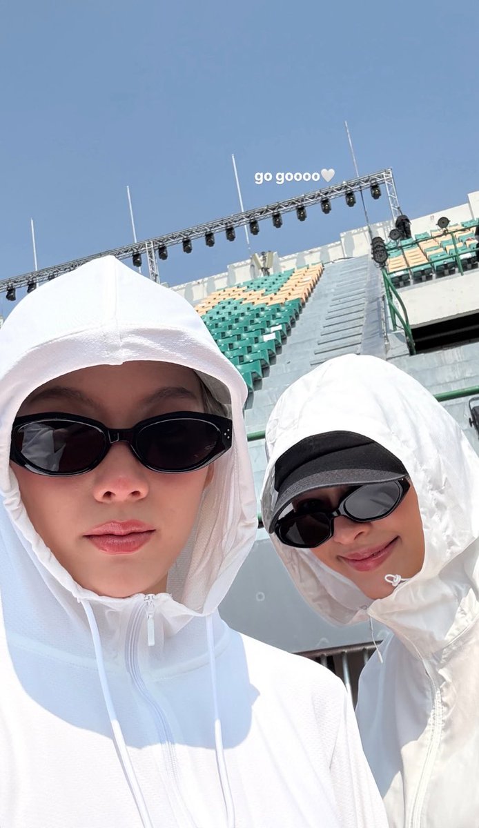 CCeechom's tweet photo. เห้ย ขี้อวดบี๋จังอะออม https://t.co/YQWGXMkVRG