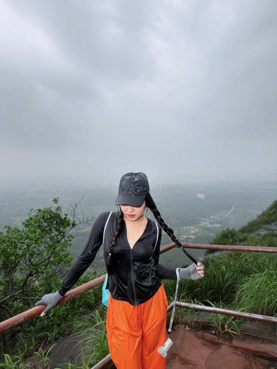 Iemon14899Iemon's tweet photo. เด็กอ้วนไปเดินถ้ำนาคา ⛰️😅 
#นครพนมในเมือง  #นครพนม https://t.co/QKOywPF4vT