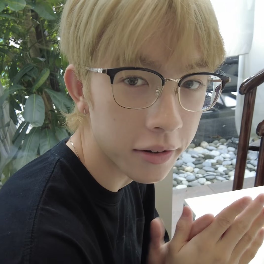 imyourniew's tweet photo. แป๋วมาก ตกใจหมด กรมากอดอองเลย ๆ https://t.co/VyWAaDzK6U
