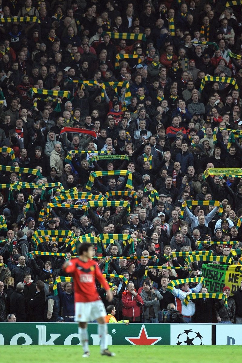 LancheYuhan's tweet photo. Day 7 751 since Glazers took over and ruined our club.
Day 1008 of posting this until the Glazers are gone. #GlazersOut https://t.co/I7LCWAuNIM