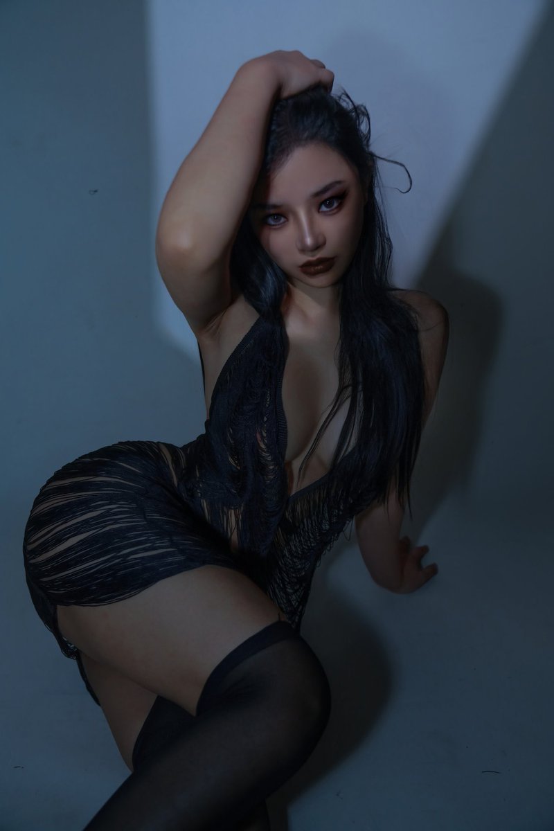 shagotathing's tweet photo. How do I look with this makeup look? https://t.co/5H4WpEZUM4