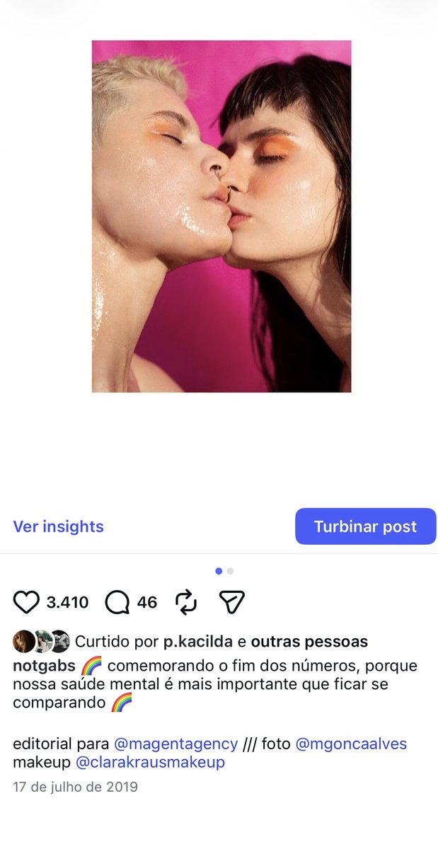 notgabs's tweet photo. a pink mouth que além de pegar meu ex copiou nossa foto https://t.co/kZBpzq64vB