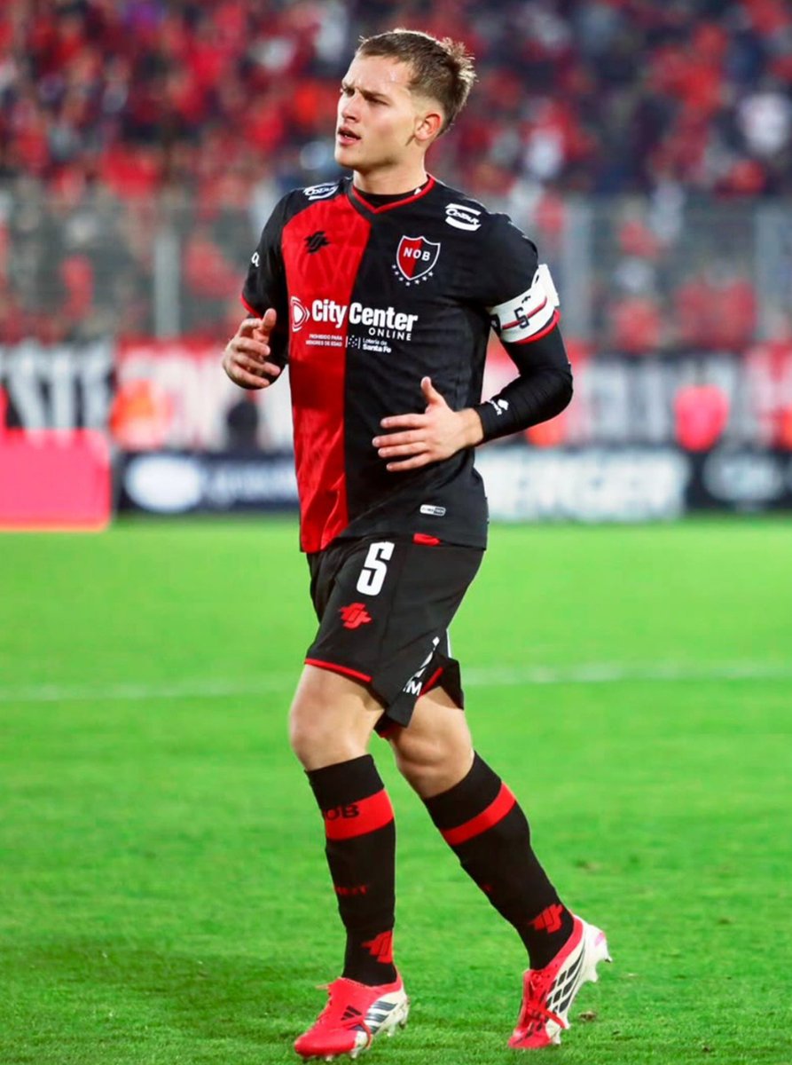 Scout_Promises's tweet photo. Luca Regiardo (19/🇦🇷)
Mediocentro / CA Newell's Old Boys

Perfil de mediocentro competitivo. Organiza desde la base, con capacidad para filtrar pases progresivos. Fiable bajo presión, con buen escaneo previo.

Madurez competitiva destacable a su edad. Busca mucho anticiparse https://t.co/c46JnVao3Y