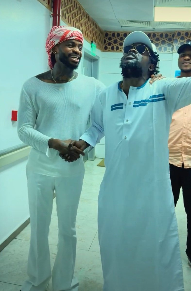 Sirajitz1's tweet photo. Diamond platnumz 🗣️.                                                                                                                                                                                                  

" Nikiwa na stress zangu huwaga zinaishia kwa dotto kwa sababu yeye ni mtu anayetumia kipaji chake kujua anazungumza nini na kwa wakati gani, ndo maana nikiwa na stress narud kuangalia clips zake najikuta nakua sawa"

-----------------

🦁