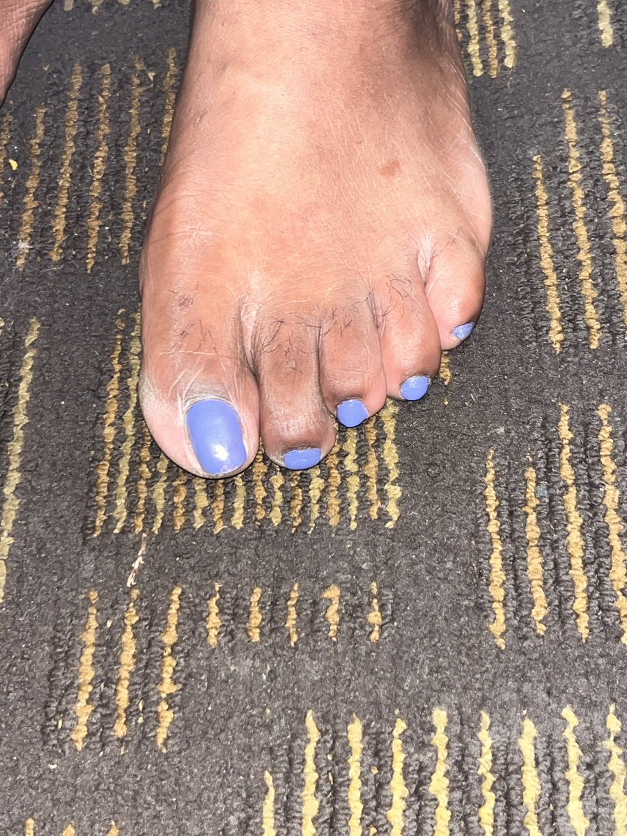 DavinciiiCash's tweet photo. I wanted to splash her soles and toes so bad https://t.co/LGuAUek97Q