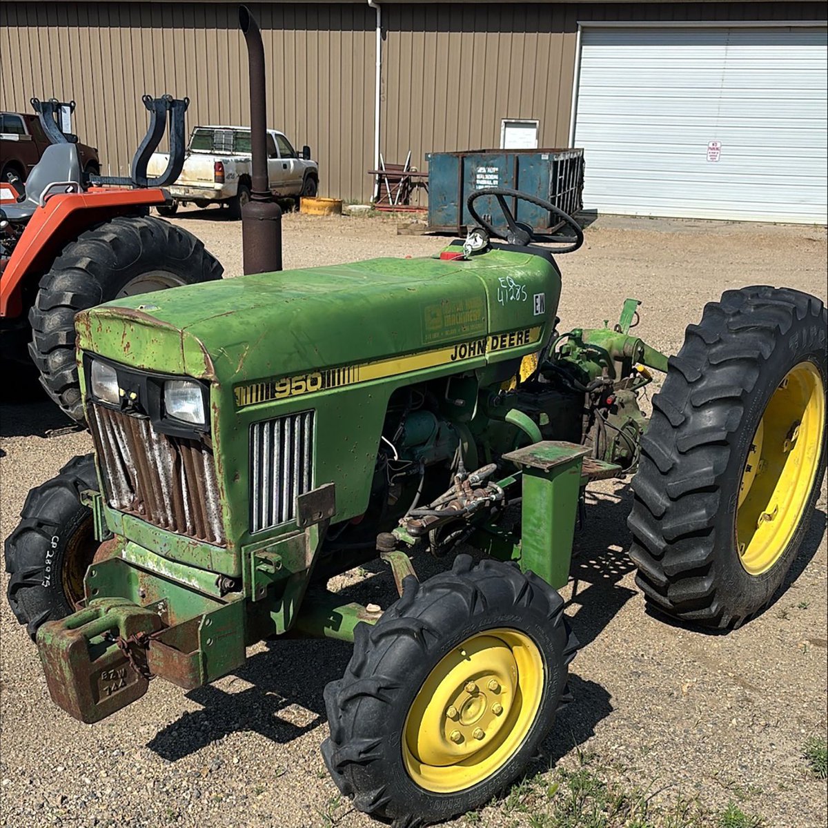 AllStatesAg's tweet photo. This John Deere 950 Tractor just arrived at our Hendricks, MN salvage yard. If you need parts from this Tractor or any other, please call us at 877-530-6620. #JohnDeere #tractor #allstatesag #partsasap https://t.co/UXIf6PeYLT https://t.co/tcv8PwKv3p