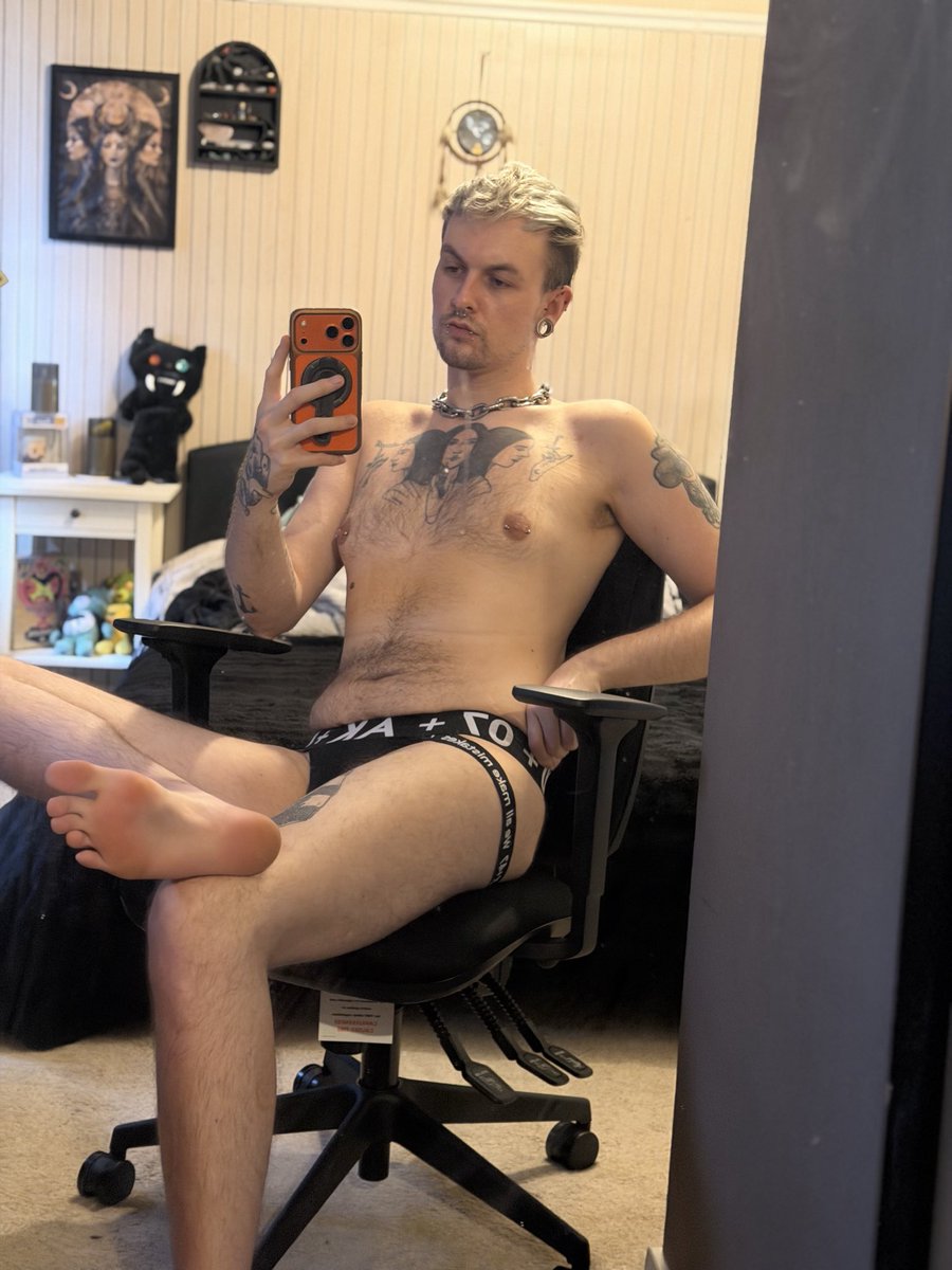 PhoenixAtlx's tweet photo. Worship these more content on https://t.co/YVRGCbq1JZ 

#gay 
#findom 
#footmaster 
#feet 
#worshipme https://t.co/WAXp55noQA