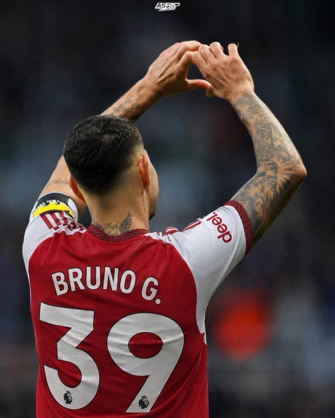 ennyola0015's tweet photo. Welcome to the biggest club in London ✍️
Bruno🤝 https://t.co/6B0BL6O1Ic
