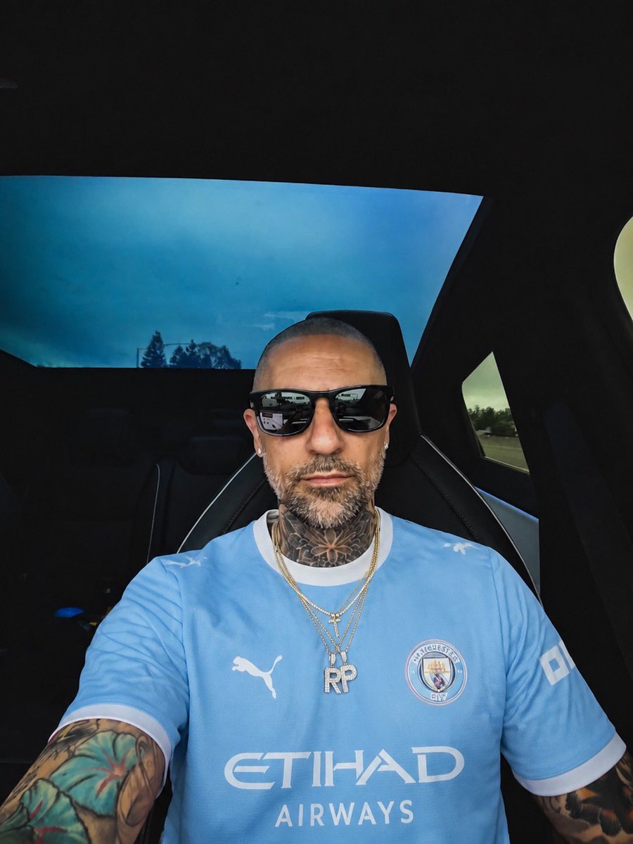 unkonfined's tweet photo. Now that I’ve officially picked Manchester city as my football team, I don’t know which jersey I should buy 🤔 https://t.co/yaoKcQZcxx