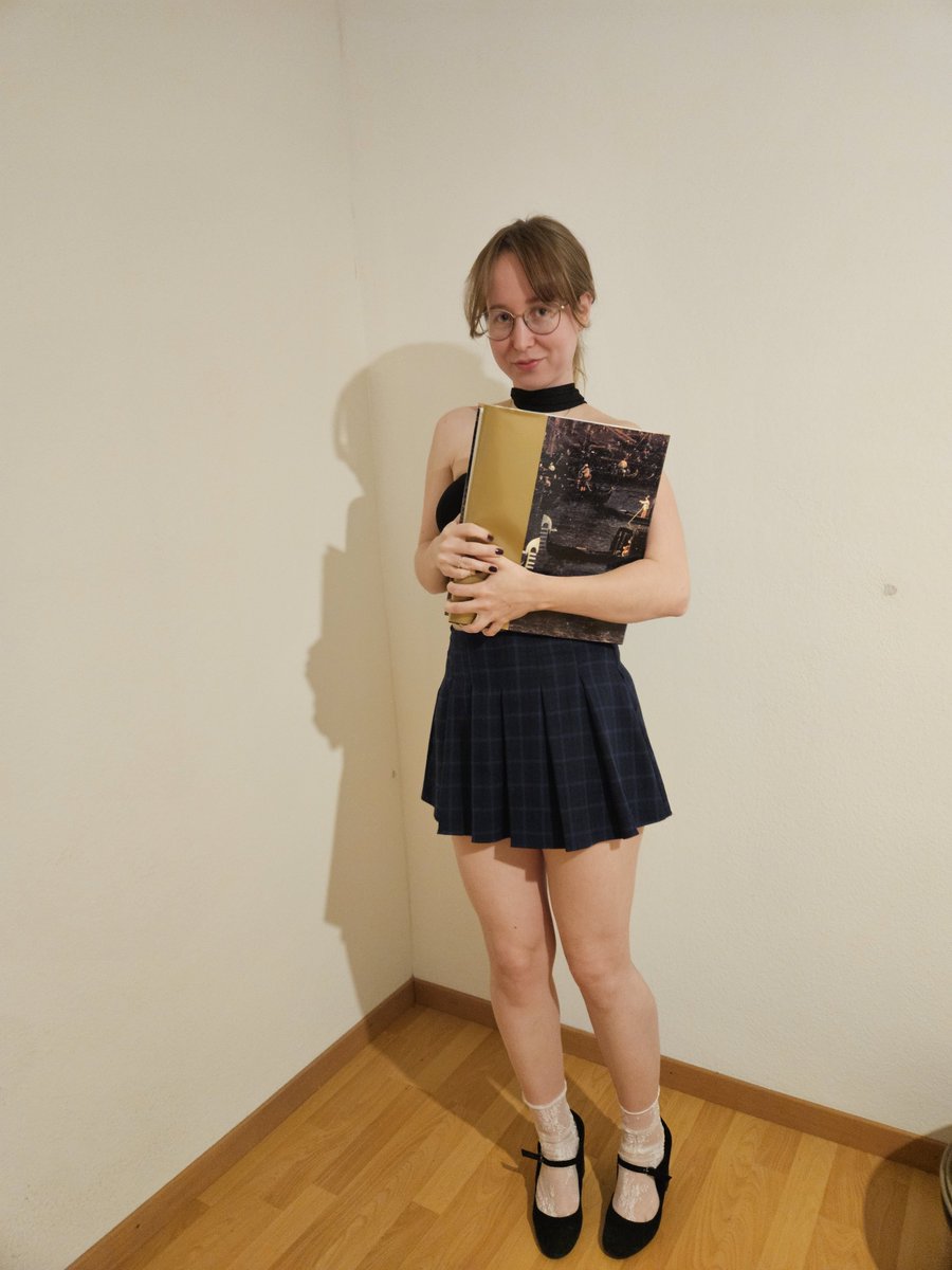 kateryna30363's tweet photo. Do I look more like a teacher or a student? 😜 https://t.co/bHZaZFeSJN