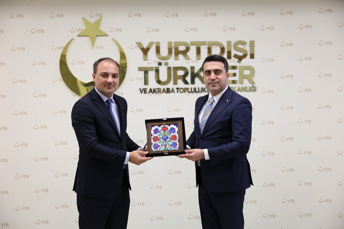 omerbuk's tweet photo. YTB Başkanı Sn. Abdulhadi Turus’u; Genel Başkan Yardımcılarımız Av. Ali Kasım Tuna ve Harun Köksal ile ziyaret ettik.

Oybirliği olarak yeni projelerimizi değerlendirdiğimiz verimli bir istişare gerçekleştirdik.

Nazik ev sahiplikleri için Sayın @haditurus'a teşekkür ediyorum. https://t.co/AtFzkZFsS2