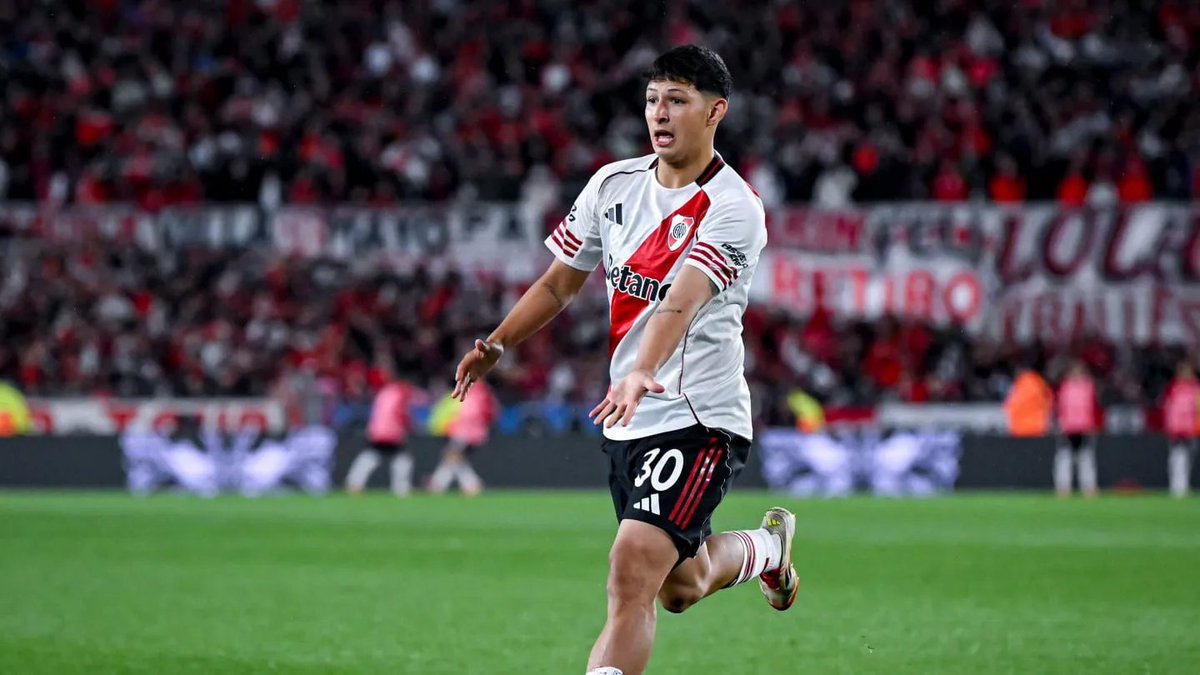 Lucittto's tweet photo. @guaymallenz @paseclave__ Tomá boludito. Se ve que preferís la camiseta de Peñarol. Foca de mierda. https://t.co/21fuXHNj5B