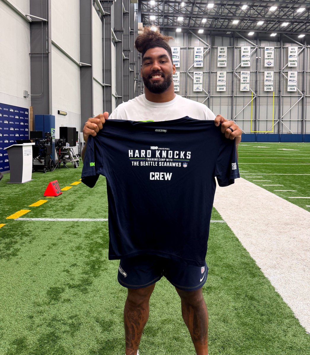 NFLFilms's tweet photo. Happy Hard Knocks day!

Repost + like for a chance to win 👕 https://t.co/GeD4axCcBB