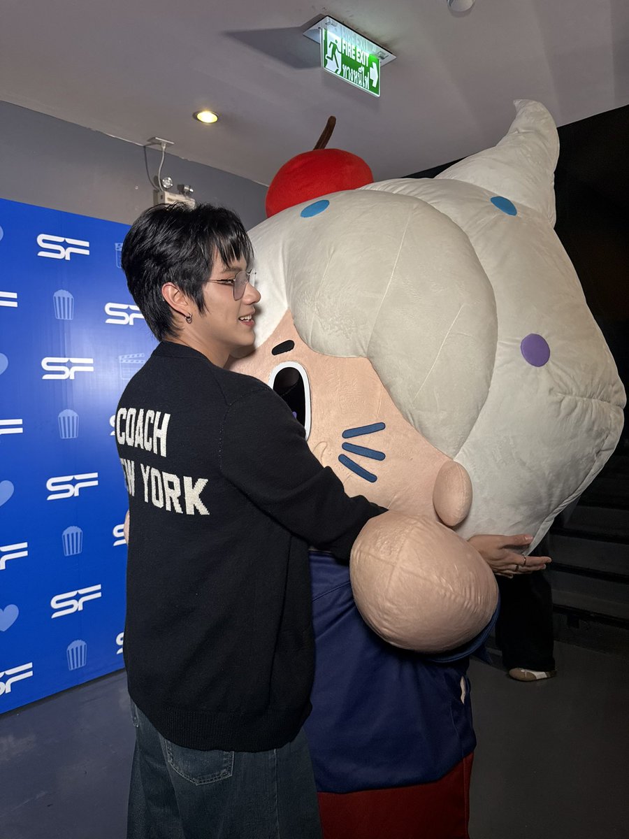 NILKNHAKE_'s tweet photo. เนคด้ายทิหนึ่งแถมป่อยใยแมงมุมฉุดเท่เลยล่ะ 🕸️🕷️ 
#SFxNanonNilknhake https://t.co/r8TWofw1Ho