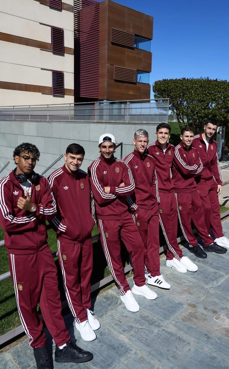 Catalanhubb's tweet photo. Europe isn't ready for this team💙❤️ https://t.co/xGB7rblSpH
