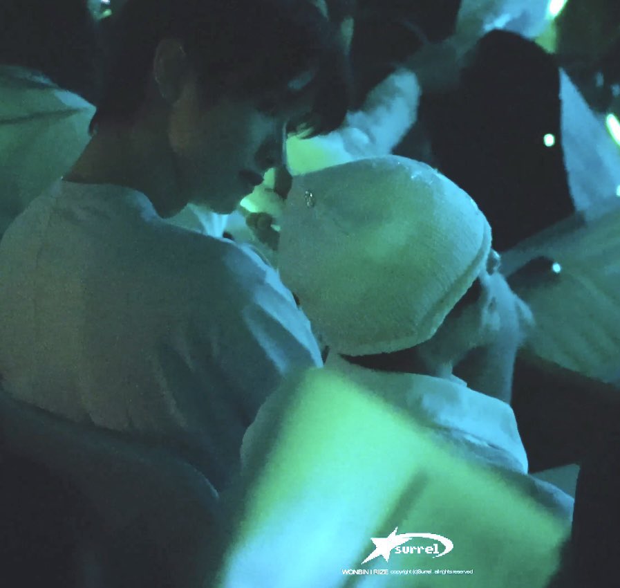 mallange2e's tweet photo. 너무큰분이 밥알하나를막바라봄
사랑같기도함 https://t.co/gAquUzEqR1
