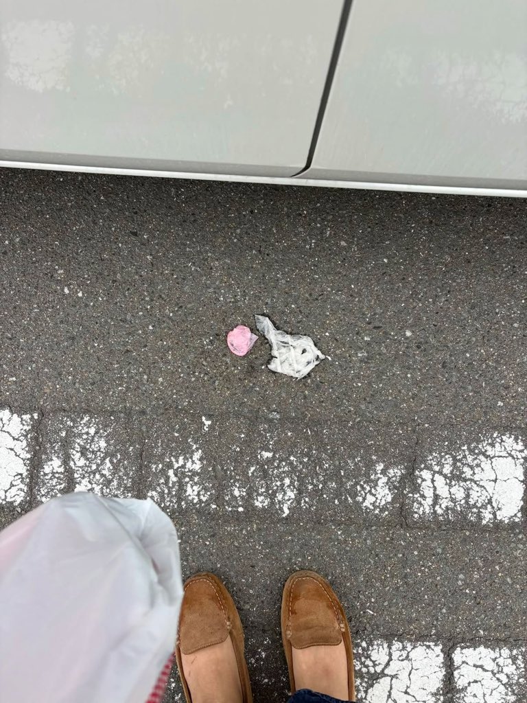 JGussel89222's tweet photo. 誰だよここに捨てた人www https://t.co/w5pMmIhSLm