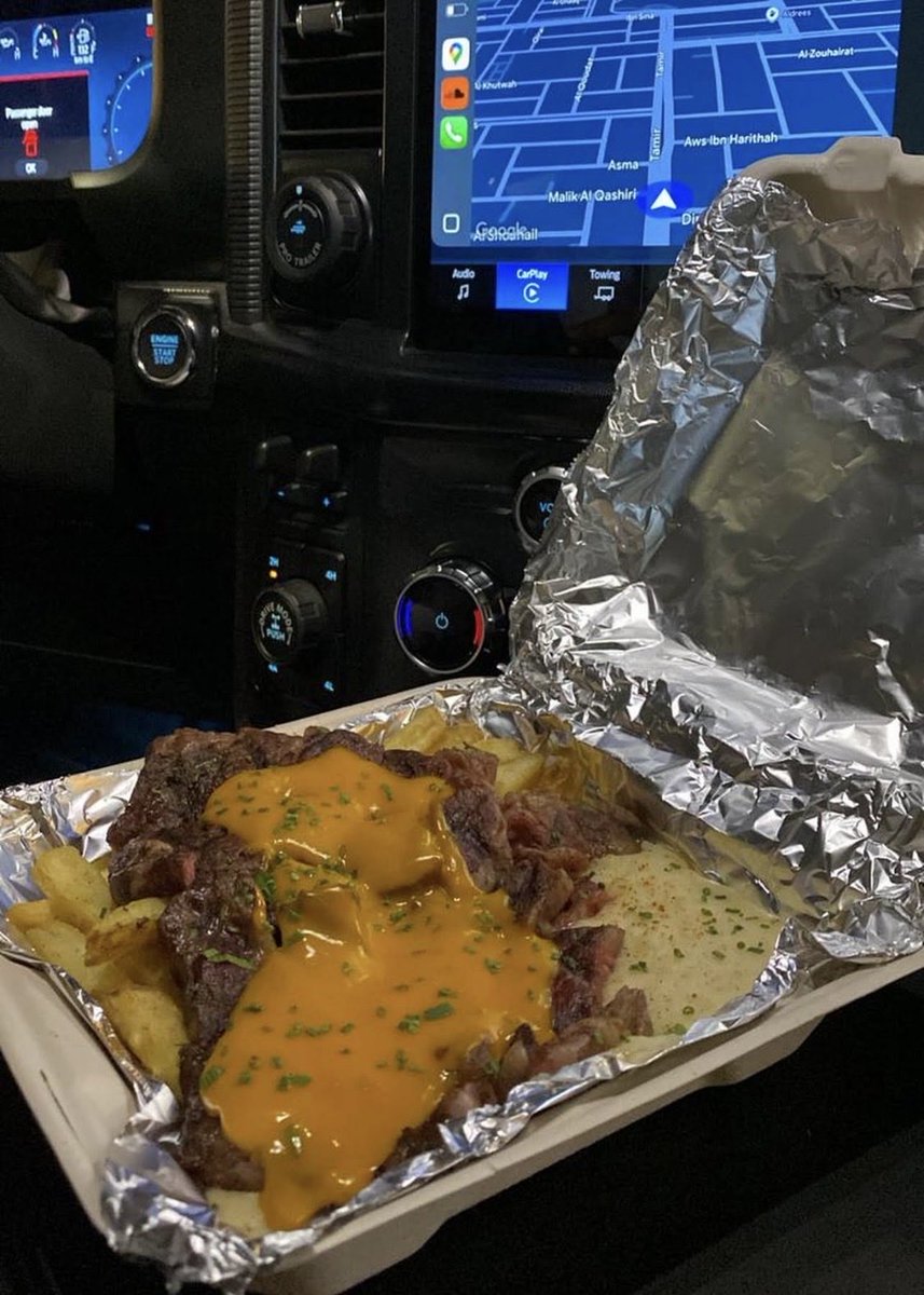joaanryd's tweet photo. LOVO اللحم اللي ضيعنا 

المحل عليه إقبال شديد في الرياض 
جربوه بحي 📍المروج https://t.co/FhrNLlyS3j
