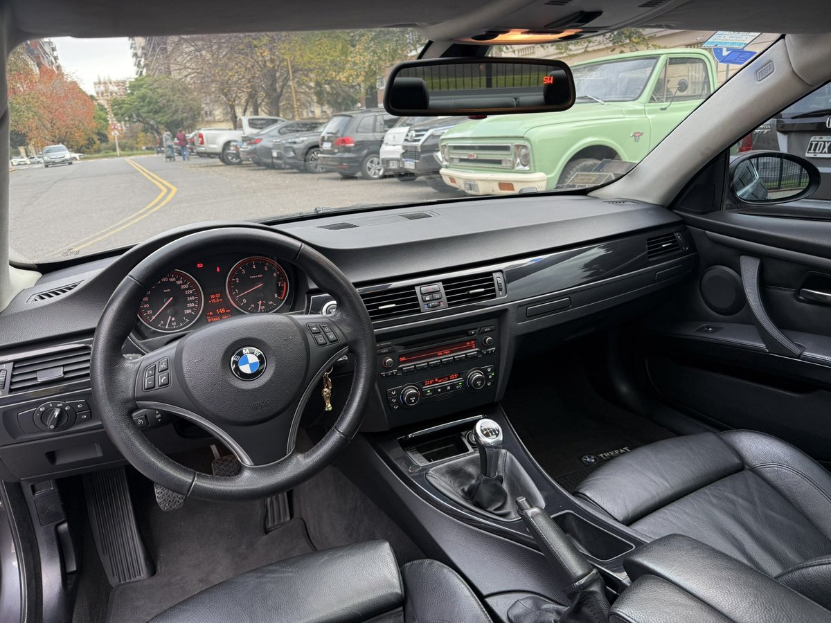 chona2727's tweet photo. Mañana Bi-Turbo. Les dejo la venta de mi BMW 335 2008, N54 manual! 26.900 USD el precio. Evalúo permutas.

- 75.000kms, segundo dueño.
- Bomba de alta y Wastegate nuevas
- Cubiertas con 500kms
- Llantas opcionales 19, brújula en retrovisor, audio Hi-Fi, Kit auxilio BMW
- Opticas traseras LCI