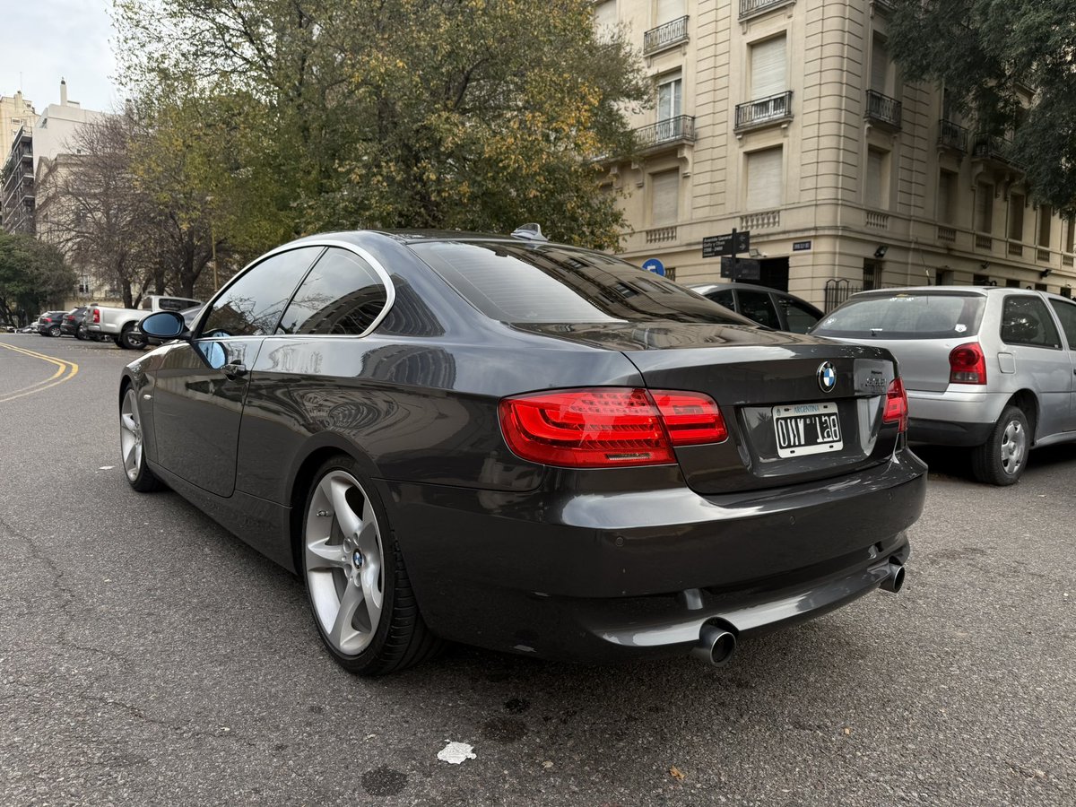 chona2727's tweet photo. Mañana Bi-Turbo. Les dejo la venta de mi BMW 335 2008, N54 manual! 26.900 USD el precio. Evalúo permutas.

- 75.000kms, segundo dueño.
- Bomba de alta y Wastegate nuevas
- Cubiertas con 500kms
- Llantas opcionales 19, brújula en retrovisor, audio Hi-Fi, Kit auxilio BMW
- Opticas traseras LCI