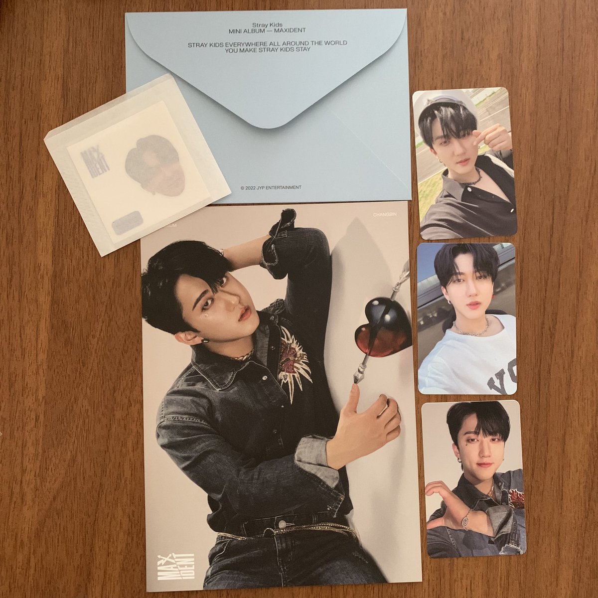 bbhccdrop's tweet photo. stray kids maxident satis

hasarsız
çoklu/toplu alım öncelikli
içerik 500 tl
albüm 700 tl (içerik tam)
ödeme ibn, kargo grdrps

#skzmarkettr #skzmarket #skzsatistr #skzsatis #skzpcsatis  @straykidsgotr @SKZTRadeSell @straykidstrade1 https://t.co/a4ql4zdhsI