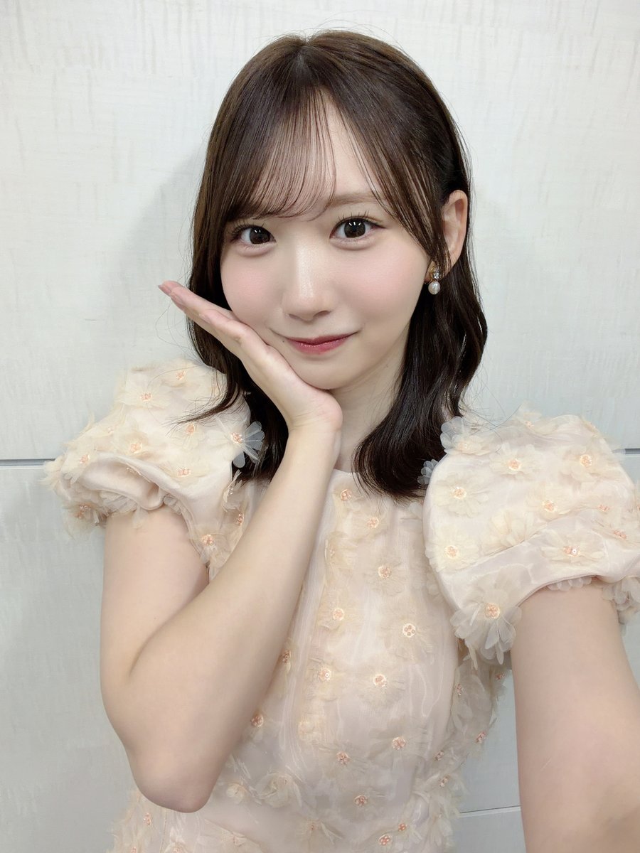hinatazaka46's tweet photo. 【ブログ更新☀️ 藤嶌果歩】 「果実の歩幅」本日発売です https://t.co/E4ma331wul #日向坂46 #藤嶌果歩 https://t.co/ZNXwHc20kl