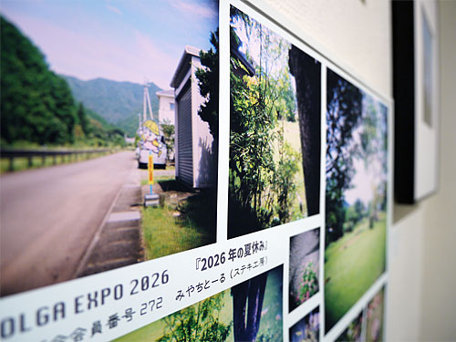 gallery_avi's tweet photo. ギャラリー・アビィでは本日から8月9日までHOLGA会写真展「HOLGA EXPO 2026(大阪開催)」を開催します！毎年夏を彩るトイカメラキング・HOLGAだけの写真展。2002年から始まり遂に四半世紀、25回目の夏！残念ながら今回がファイナル開催となりますが、大阪27名、東京23名が集まって有終の美を飾ります！皆様、お見逃しなく～！ 
https://t.co/bQaXTuIWXX