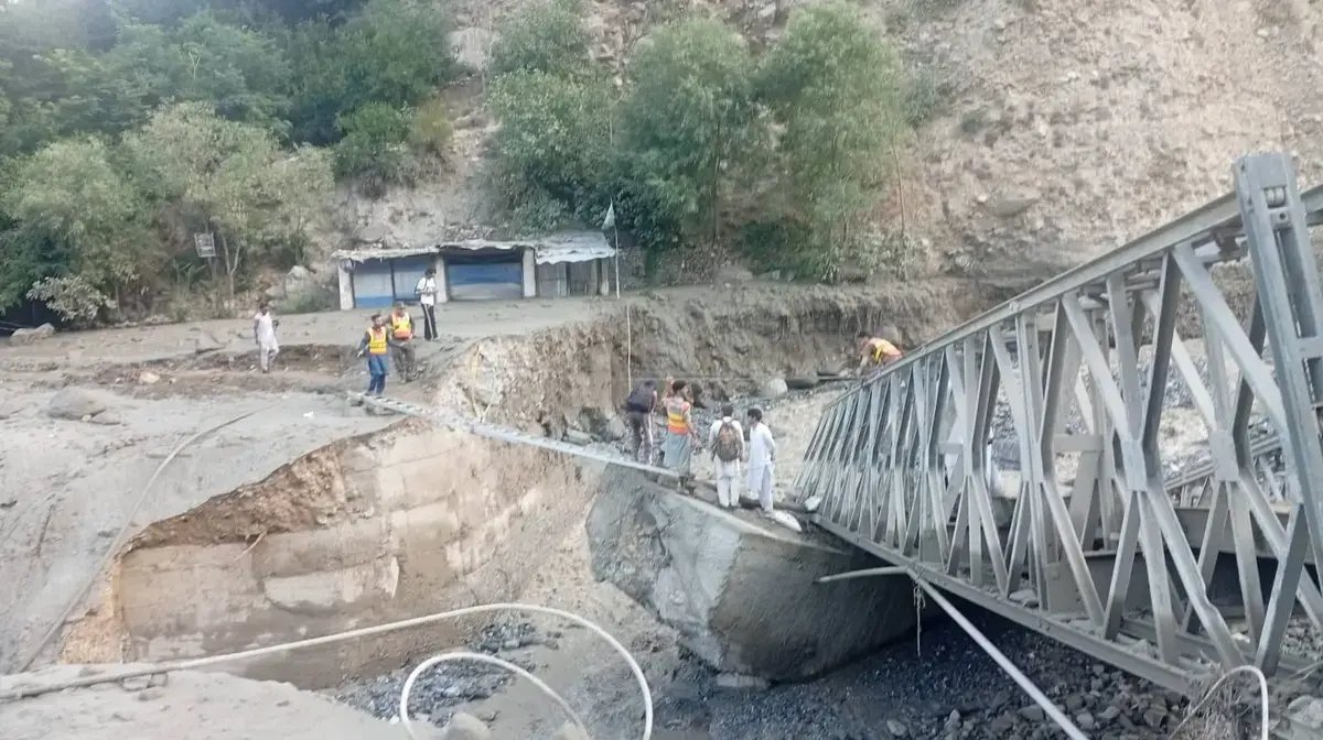 ChitralToday's tweet photo. Flash Floods, Glacial Outbursts Cut Off Chitral; Leave Two Dead https://t.co/YWbGqv6kj4

#ChitralFloods #GLOF #ChitralRoads https://t.co/rX4KIwPr79