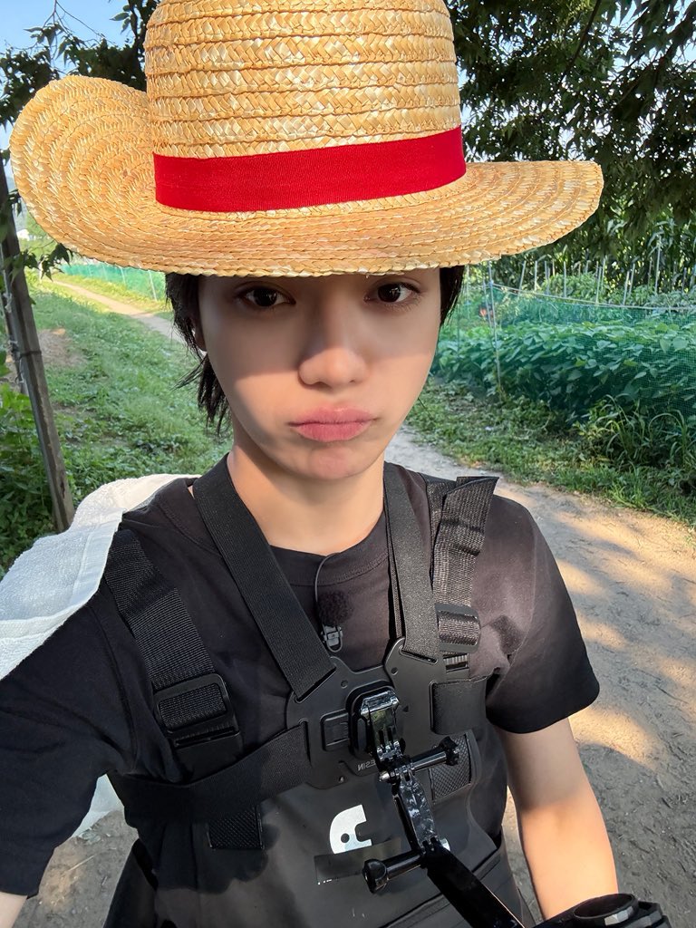 keonhohyul's tweet photo. petani kimpul dan kembang desanya 🫶 https://t.co/lV0kH40uXx