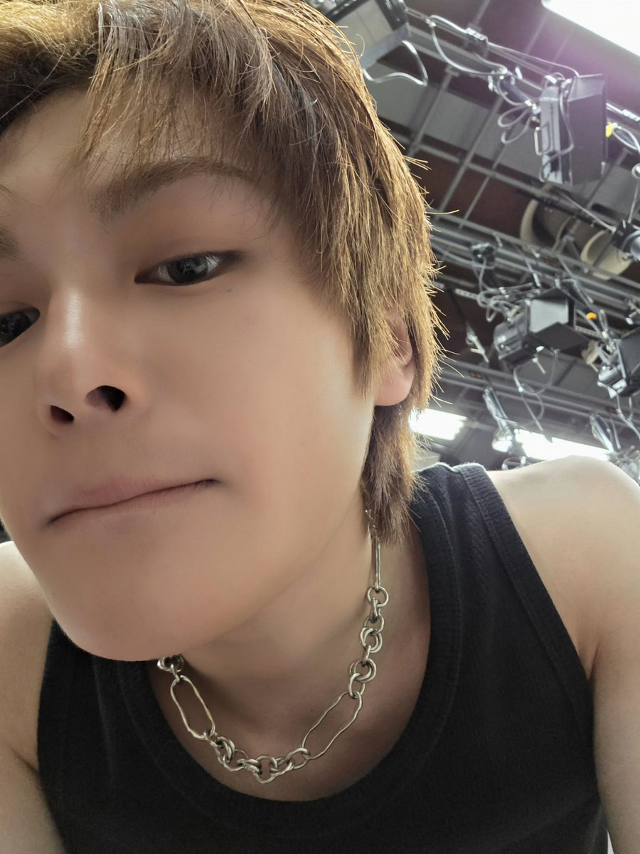 SKAIRAGLOBAL's tweet photo. [💬] UPDATE BERRIZ 260804 

🦉 : Everyone, I'm finally debuting tomorrow!!!!!!!!!!! https://t.co/S0hlppu63X