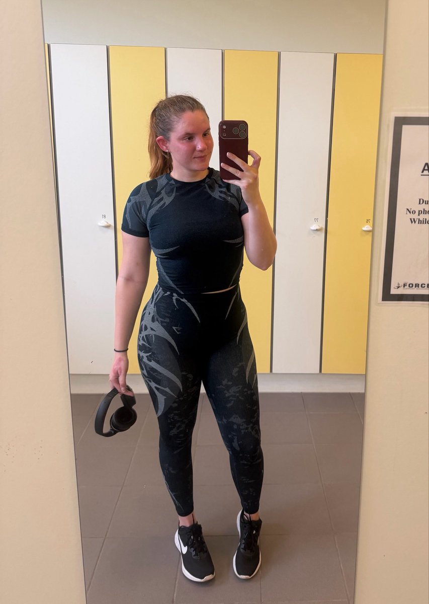 seffanny's tweet photo. gymshark girlie 🦈🩷 @Gymshark https://t.co/Dp9RPPcjju