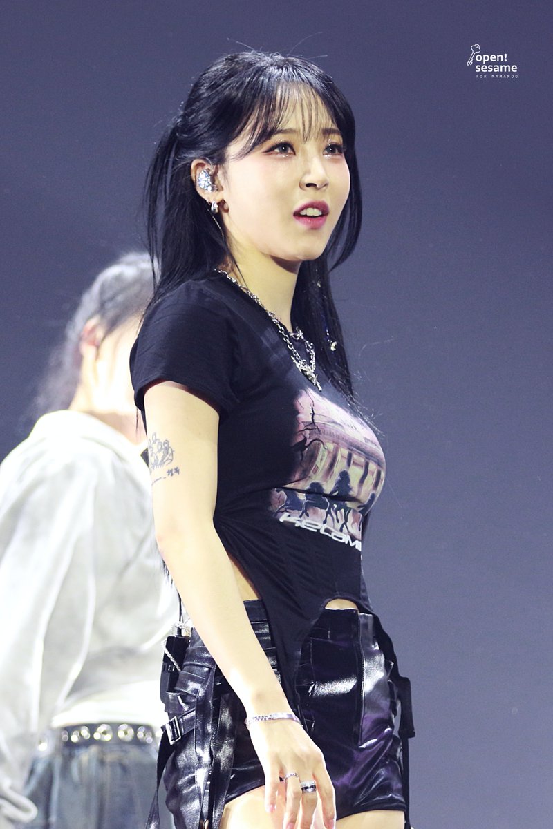 opensesamego's tweet photo. 251122 문별 (Moon Byul) CONCERT TOUR [MUSEUM: village of eternal glow] IN SEOUL  
#마마무 #문별 #MAMAMOO #MOONBYUL https://t.co/eTwsSwGNyq