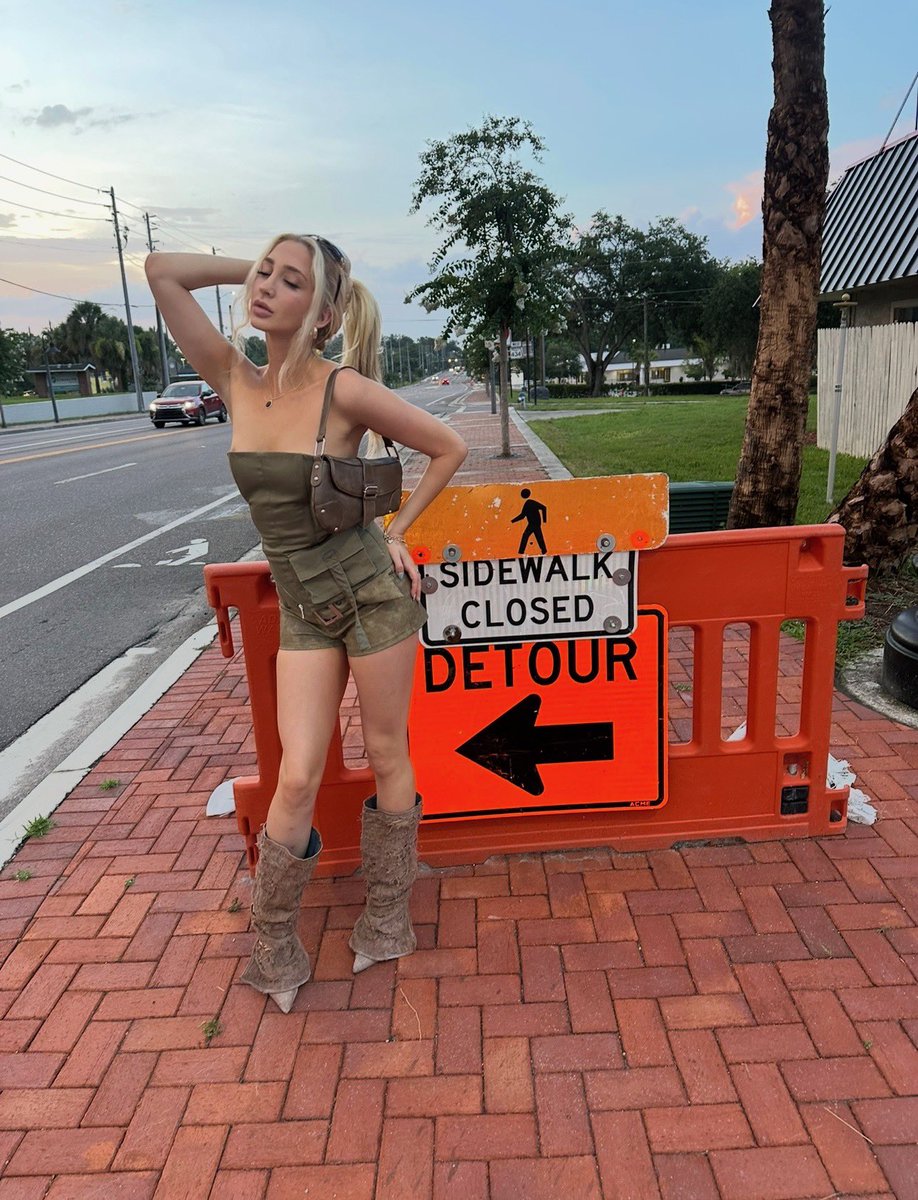 viperwxst's tweet photo. finally found a damn detour sign last night https://t.co/bnutIdGaqr