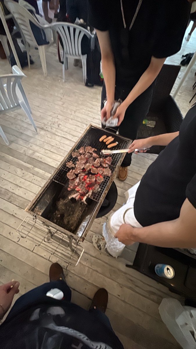 Loud_fnbr's tweet photo. クロムメンバーで花火とかBBQしたよ
最終日は焼肉食べました https://t.co/gpZp8l6P0i